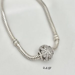 Charm Flores