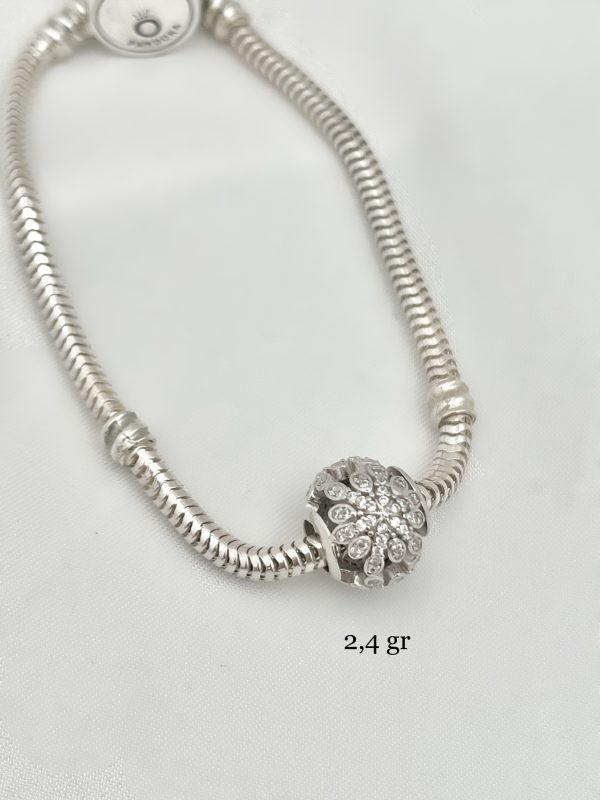 Charm Flores