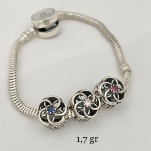 Charm Flores