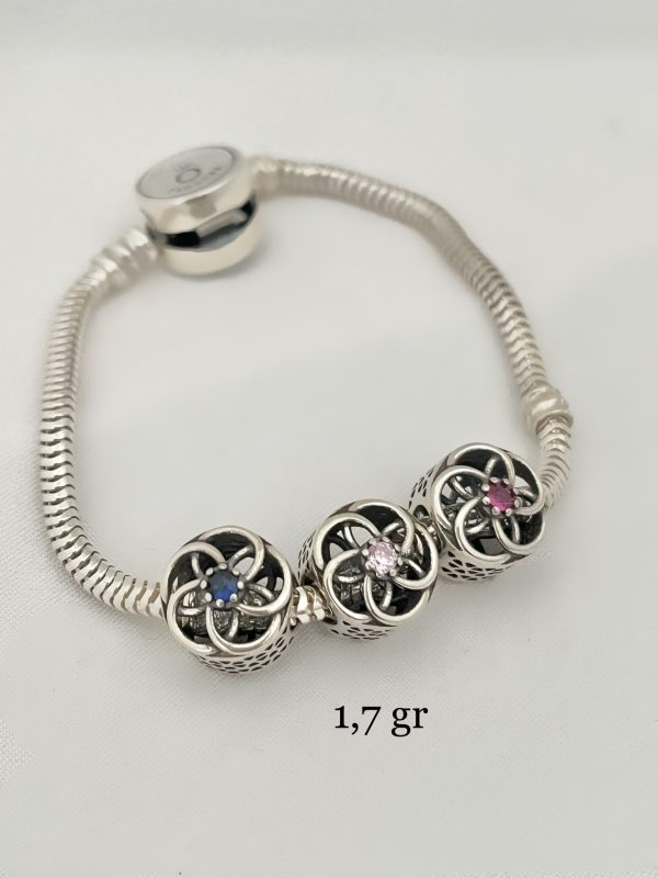 Charm Flores