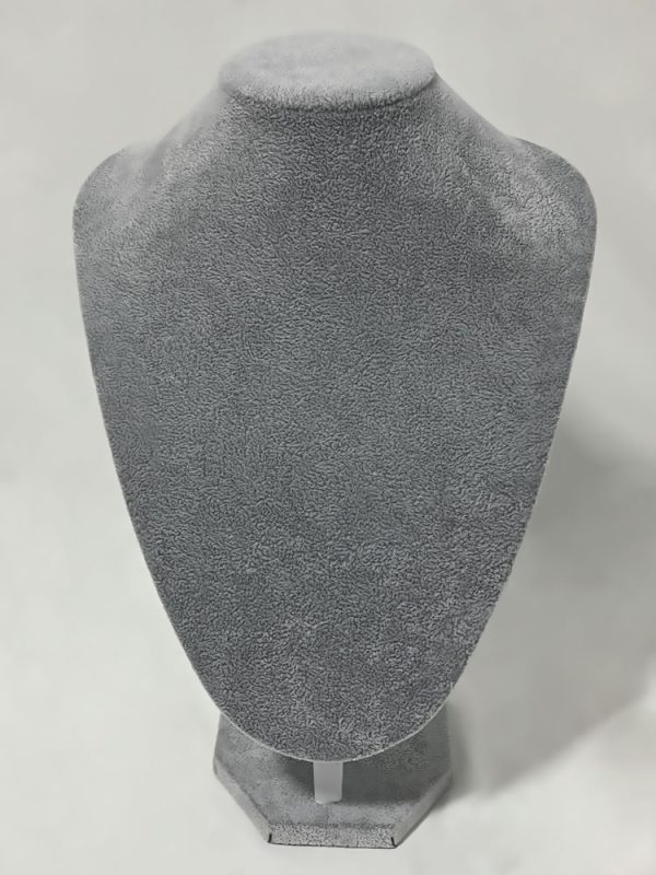 Cuello grande gris