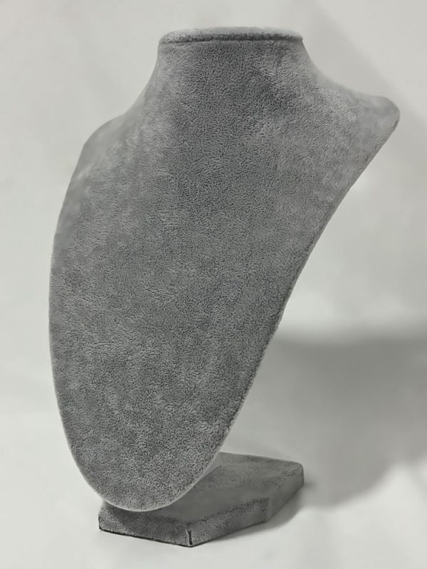 Cuello mediano gris