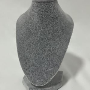 Cuello pequeño gris