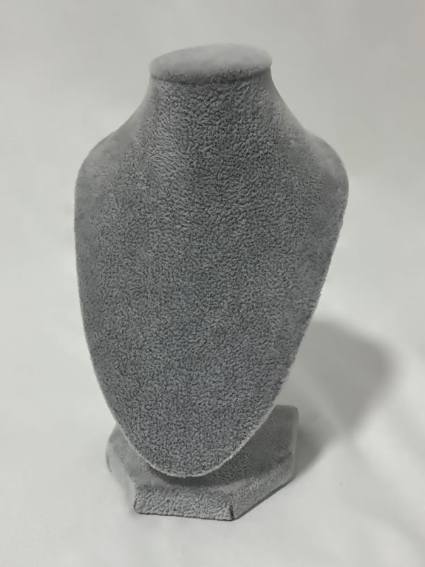 Cuello pequeño gris